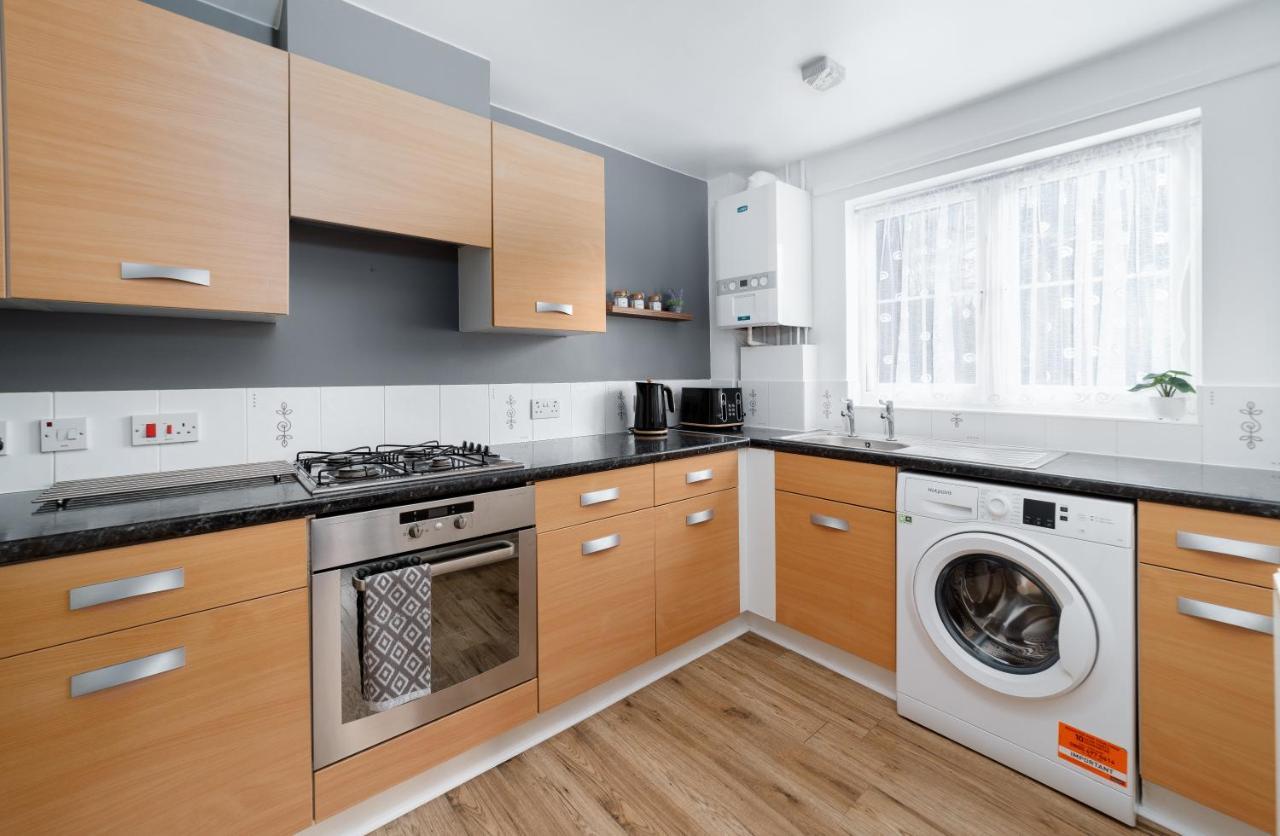 Charming 2Br Ground Floor Flat In Sholing, 11 Mins From City Centre - Recently Set Up With Love Саутгемптон Экстерьер фото