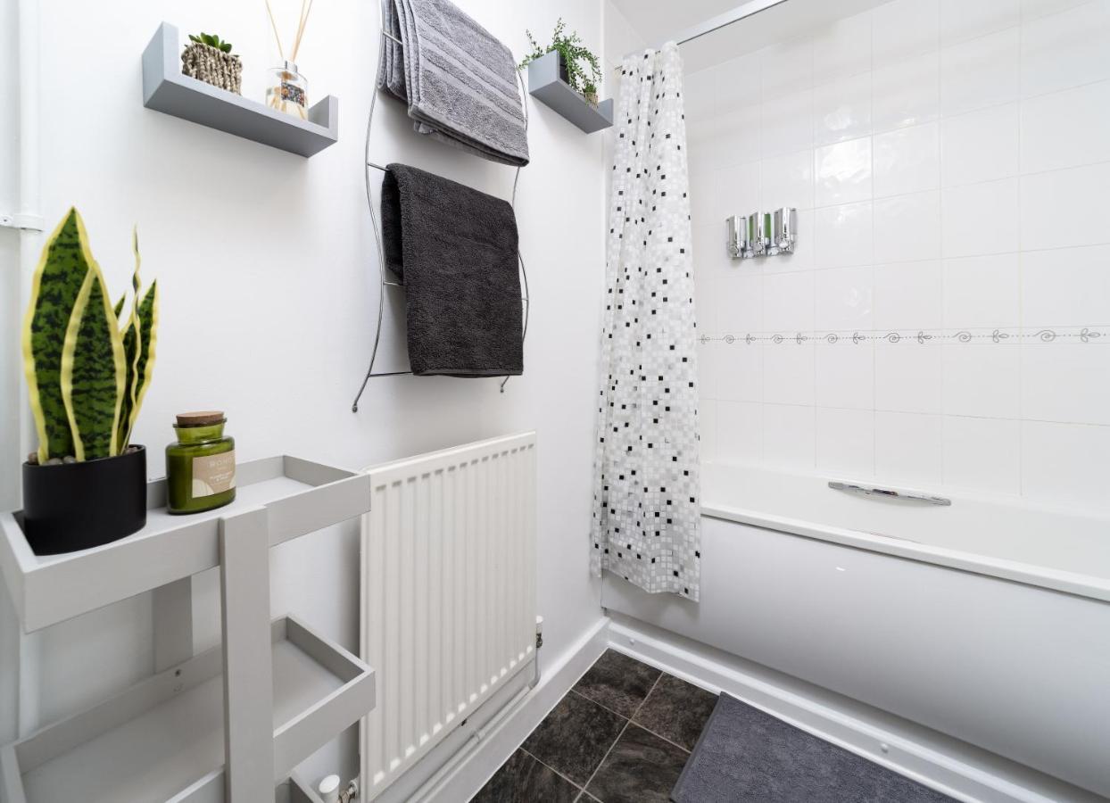 Charming 2Br Ground Floor Flat In Sholing, 11 Mins From City Centre - Recently Set Up With Love Саутгемптон Экстерьер фото